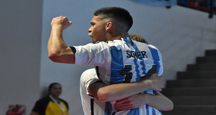 ভেনেজুয়েলাকে উড়িয়ে ফাইনালে আর্জেন্টিনা