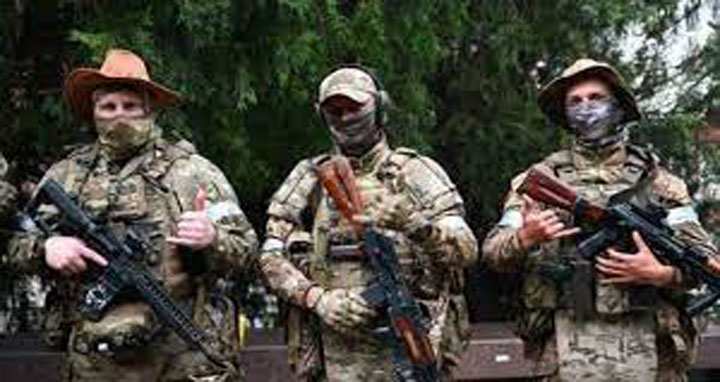 ভারী অস্ত্র জমা দিয়ে দিচ্ছে ওয়াগনার বাহিনী: রাশিয়া