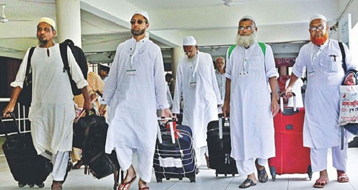 সৌদি আরব পৌঁছেছেন লক্ষাধিক হজযাত্রী, আরও একজনের মৃত্যু