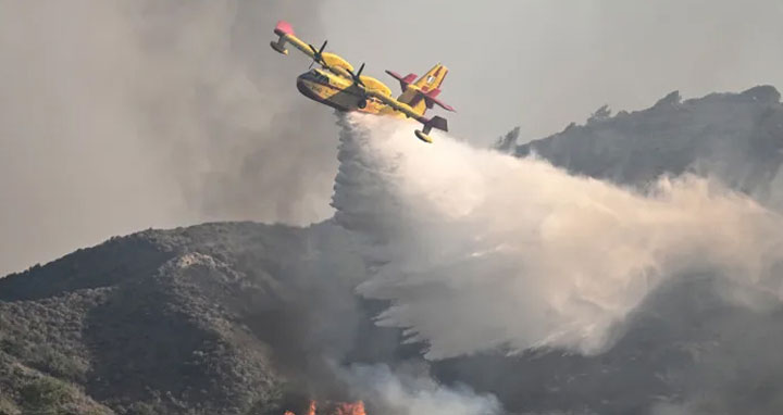 গ্রিসে আগুন নেভাতে যাওয়া বিমানের ২ পাইলট নিহত