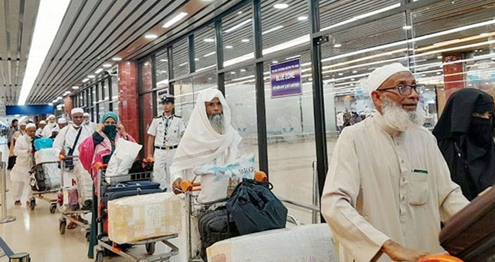 দেশে ফিরেছেন ৮৪ হাজার ৫৭৪ হাজি