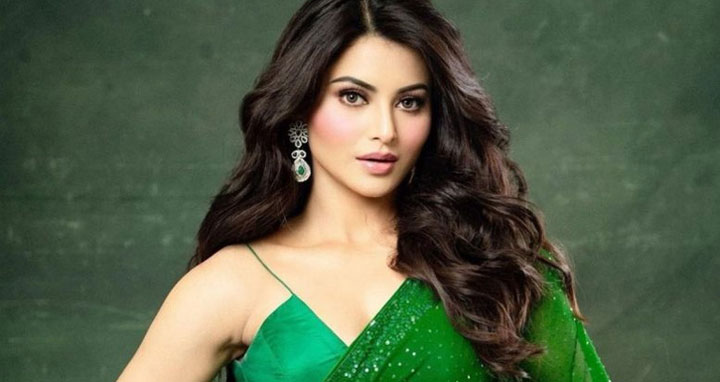 অভিনেতাকে মুখ্যমন্ত্রী বলে কটাক্ষের শিকার উর্বশী