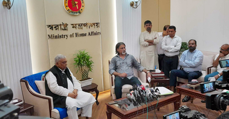 তারেক-জোবায়দাকে ফিরিয়ে আনতে যা যা করার করবো: স্বরাষ্ট্রমন্ত্রী