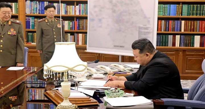 উ.কোরিয়ার যুদ্ধের প্রস্তুতি, সামরিক প্রধান বরখাস্ত