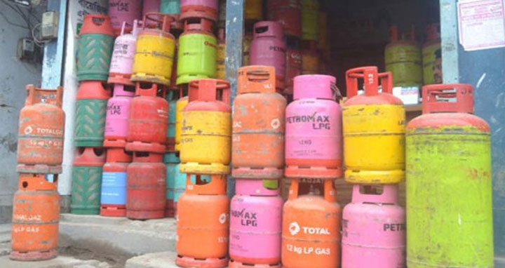১২ কেজি এলপিজির দাম কমল ১৪১ টাকা বাড়ল