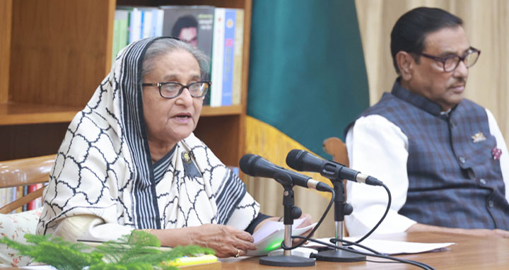 ইউনূসের আত্মসম্মান নেই বলে বিবৃতি ভিক্ষা করছেন : প্রধানমন্ত্রী