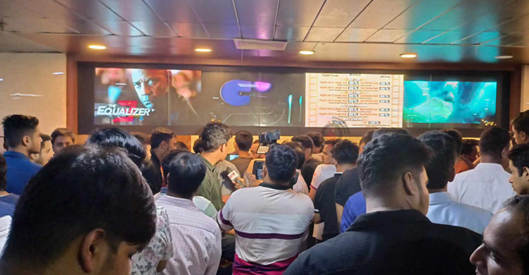 শাহরুখের ‘জওয়ান’ দেখছে বাংলাদেশের দর্শক