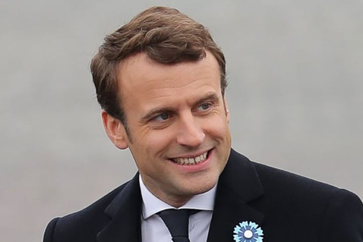 এলিভেটেড এক্সপ্রেসওয়ে হয়ে ইন্টারকন্টিনেন্টালে ম্যাক্রোঁ