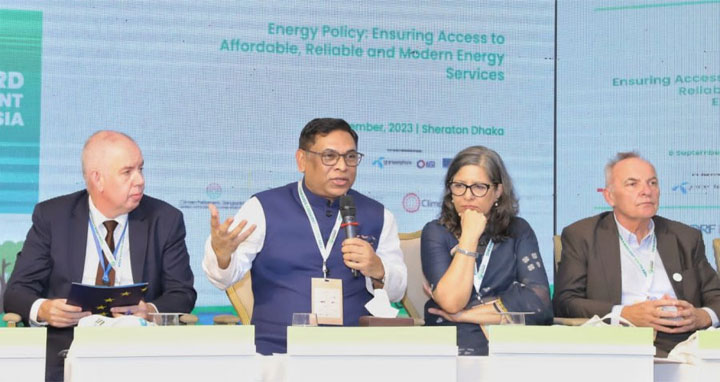 ‘সাশ্রয়ী মূল্যে নিরবচ্ছিন্ন বিদ্যুৎ দিতে কাজ করছে সরকার’