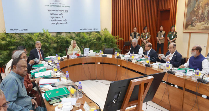 ‘ডিসেম্বর থেকেই বর্ধিত হারে বেতন পাবেন পোশাকশ্রমিকরা’