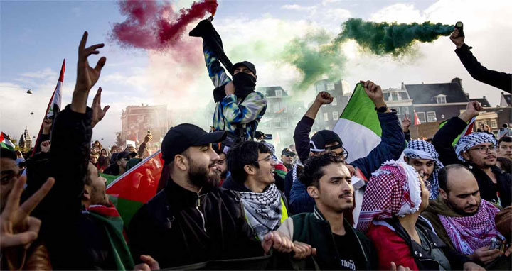 ফিলিস্তিনের সমর্থনে ইউরোপে হাজারো মানুষের মিছিল