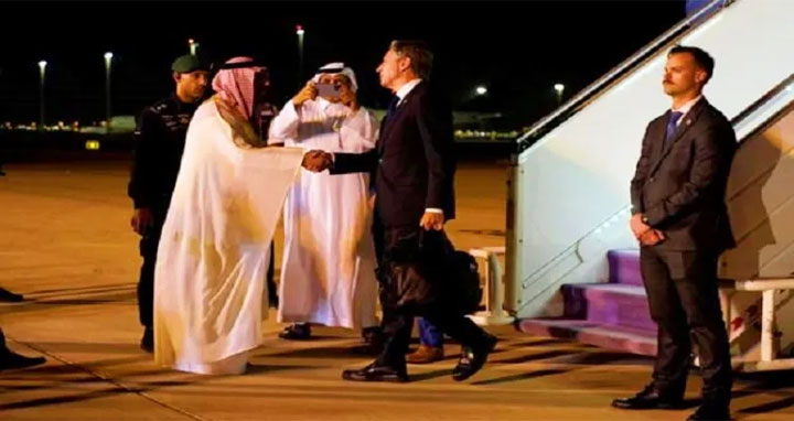 ইসরায়েল থেকে সৌদি আরব সফরে গেলেন মার্কিন পররাষ্ট্রমন্ত্রী