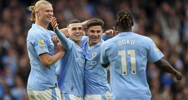 হলান্ড-আলভারেজের গোলে শীর্ষে ফিরল ম্যান সিটি