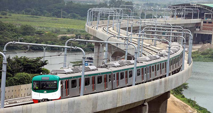 ৩ দিন বন্ধ থাকার পর মেট্রোরেল চলাচল শুরু