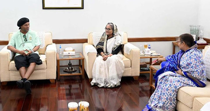 শেখ হাসিনার ভূয়সী প্রশংসায় রোনালদিনহো