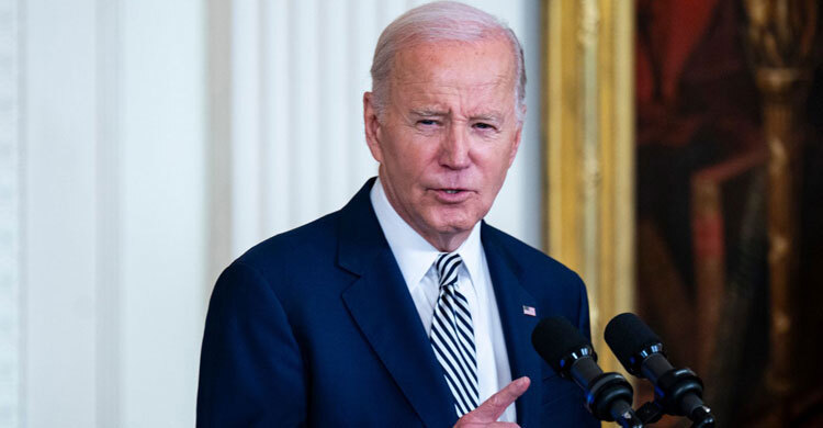 পশ্চিম তীরে হামলাকারীদের বিরুদ্ধে নিষেধাজ্ঞার হুমকি বাইডেনের