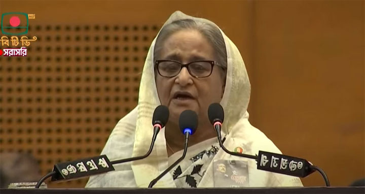 বিএনপি-জামায়াত দেশে আবারও আগুন সন্ত্রাস শুরু করেছে : প্রধানমন্ত্রী