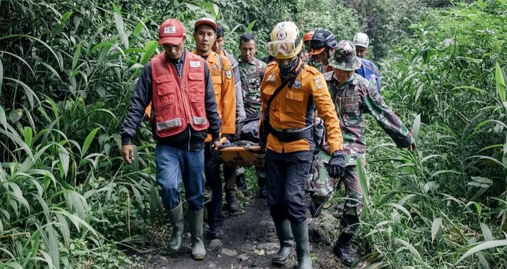 ইন্দোনেশিয়ায় মাউন্ট মারাপির অগ্ন্যুৎপাতে নিহত বেড়ে ১