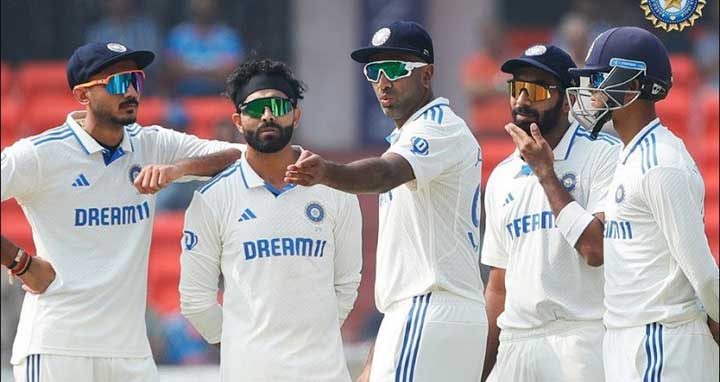 অশ্বিন-জাদেজা জুটির রেকর্ডের দিনে হতভম্ব ইংল্যান্ড