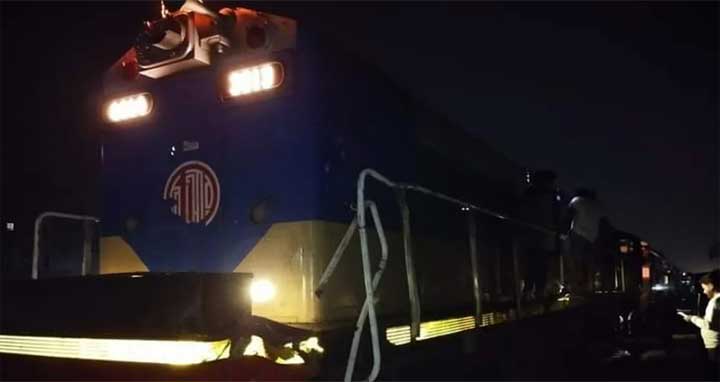 টঙ্গীতে ট্রেন-ট্রাক সংঘর্ষ, অটোচালকের মৃত্যু