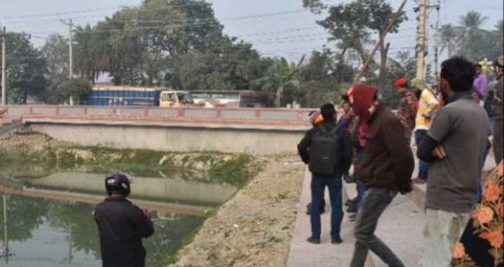 হাসপাতালে চিকিৎসাধীন কিশোরের লাশ মিললো পুকুরে!