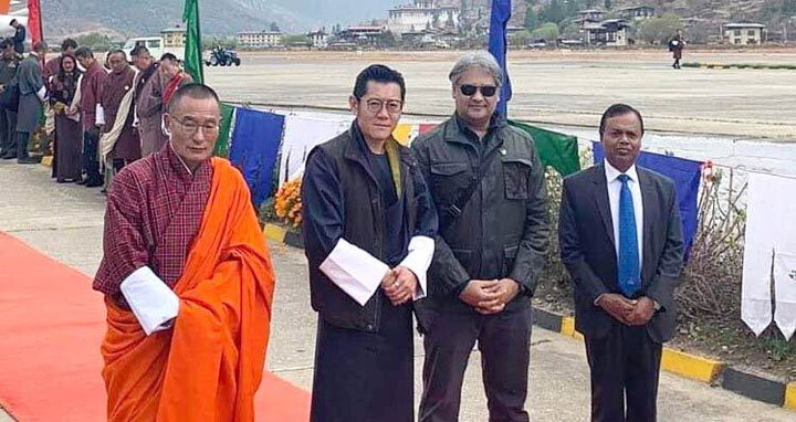 পারোতে তথ্য প্রতিমন্ত্রীকে স্বাগত জানালেন ভুটানের প্রধানমন্ত্রী