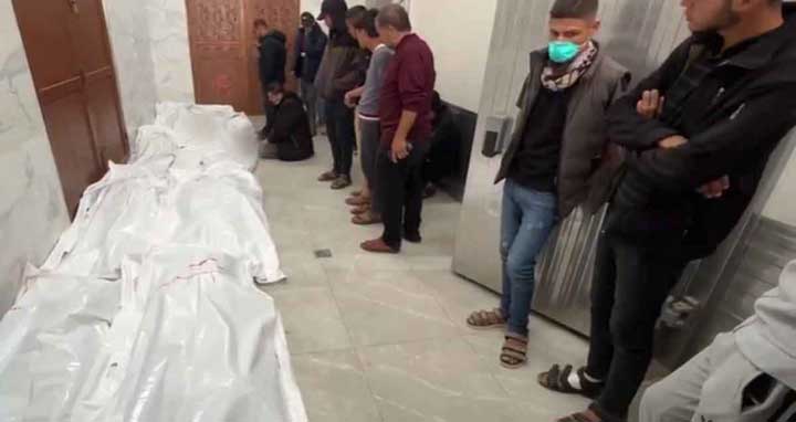 গাজায় আবাসিক ভবনে ইসরায়েলের হামলা, নিহত ২২