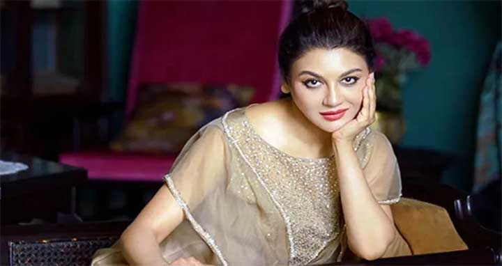 প্রথমবার ওয়েব সিরিজে জয়া