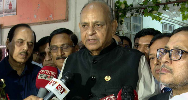 অবৈধ চিকিৎসা বন্ধে স্থানীয় প্রশাসনকেও ভূমিকা নিতে হবে : স্বাস্থ্যমন্ত্রী