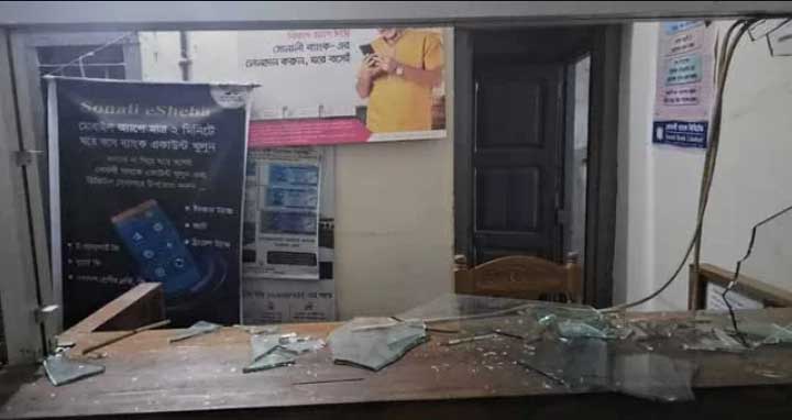 রুমায় সোনালী ব্যাংকের ভল্ট ভাঙতে পারেনি সন্ত্রাসীরা : সিআইডি