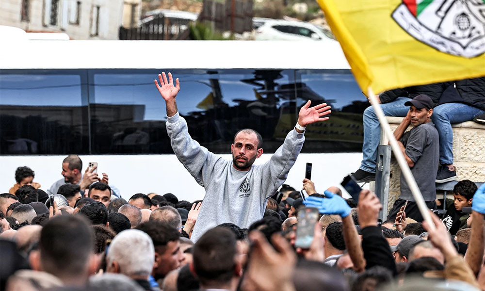 ইসরায়েলের কারাগার থেকে মুক্ত হলেন ২০০ ফিলিস্তিনি