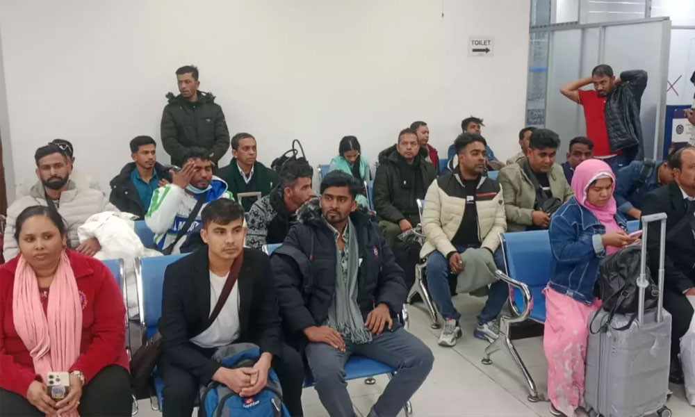 লেবানন থেকে ফিরলেন আরো ৪৭ বাংলাদেশি