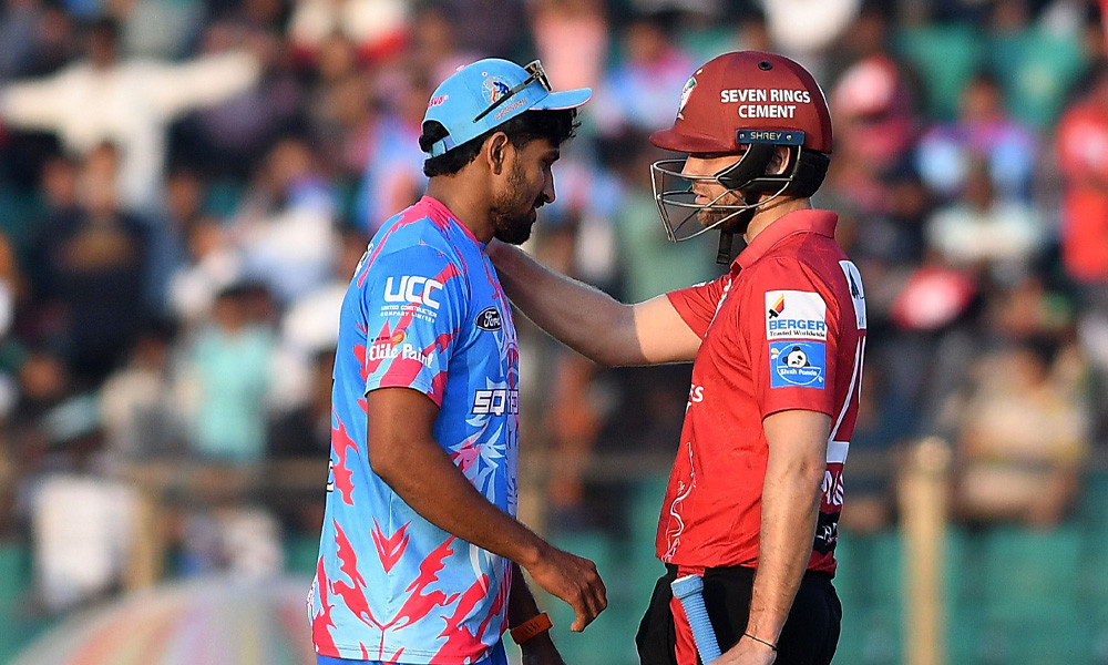 ম্যাচ শেষে মা হারানো খালেদকে যা বলেন মালান