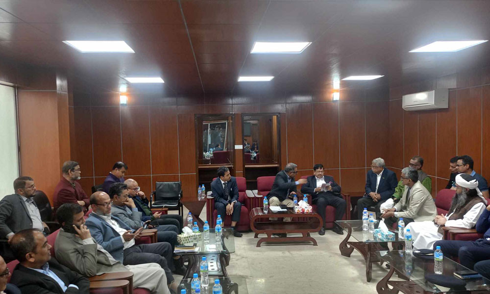 ট্রেন চালু নিয়ে সমঝোতা বৈঠক চলছে