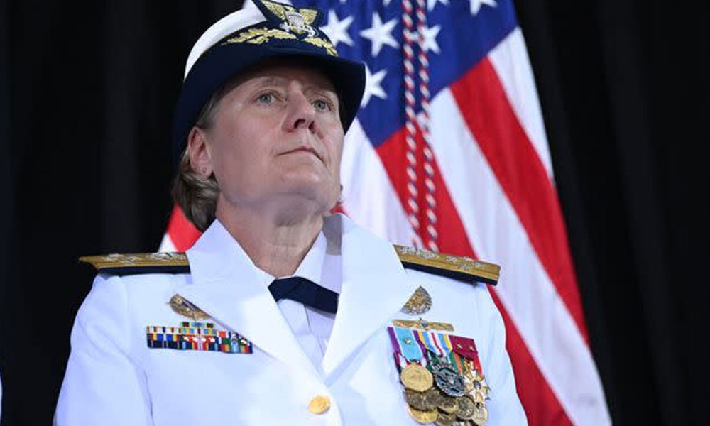 এবার যুক্তরাষ্ট্রের কোস্টগার্ডপ্রধানকে বরখাস্ত করলেন ট্রাম্প