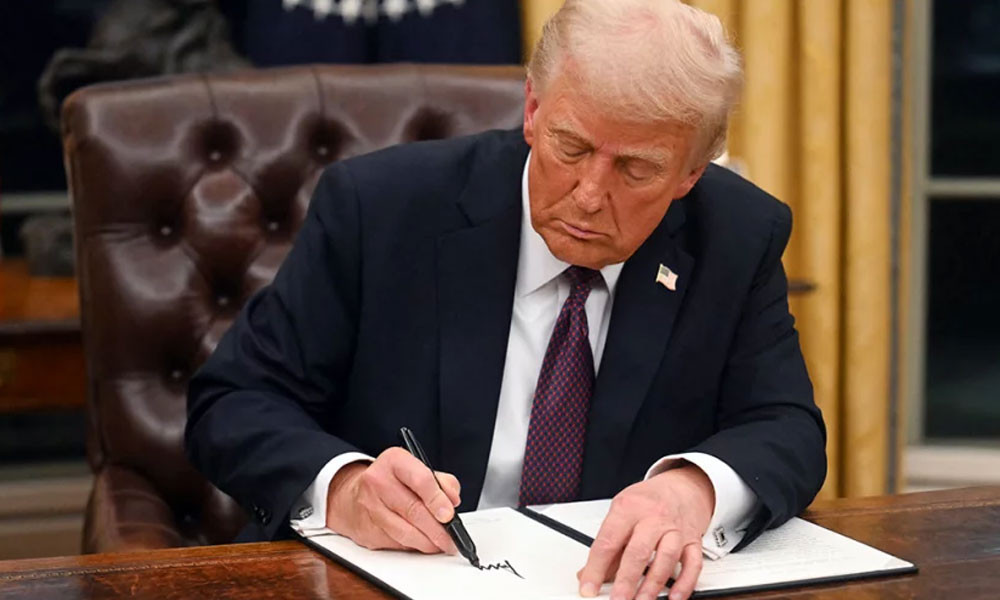 ৯০ দিনের জন্য মার্কিন বৈদেশিক সাহায্য স্থগিত করলেন ট্রাম্প