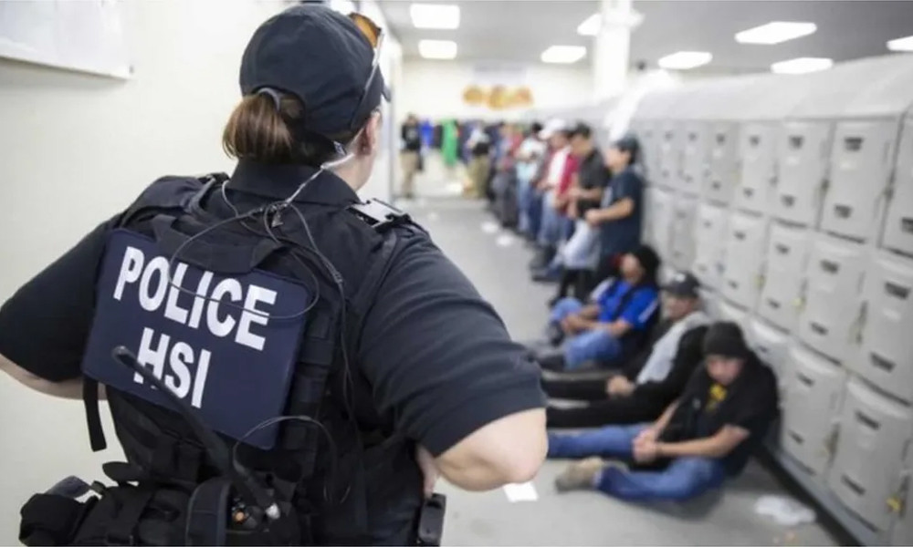 শপথ নিয়েই অবৈধ অভিবাসীদের গণগ্রেপ্তারের পরিকল্পনা ট্রাম্পের