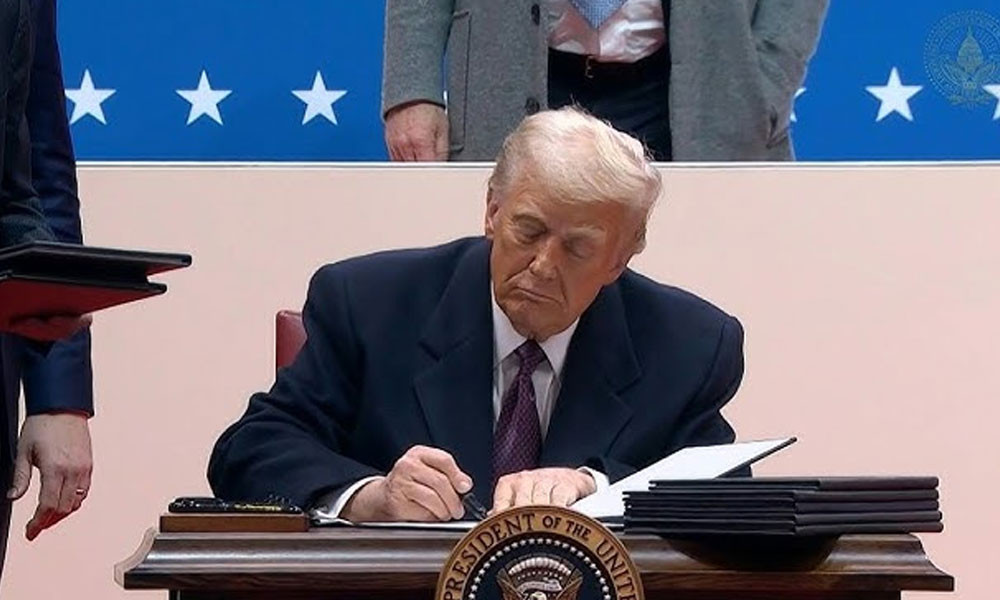 অন্য দেশগুলো যুক্তরাষ্ট্র থেকে সম্পদ ‘চুরি’ করছে : ট্রাম্প