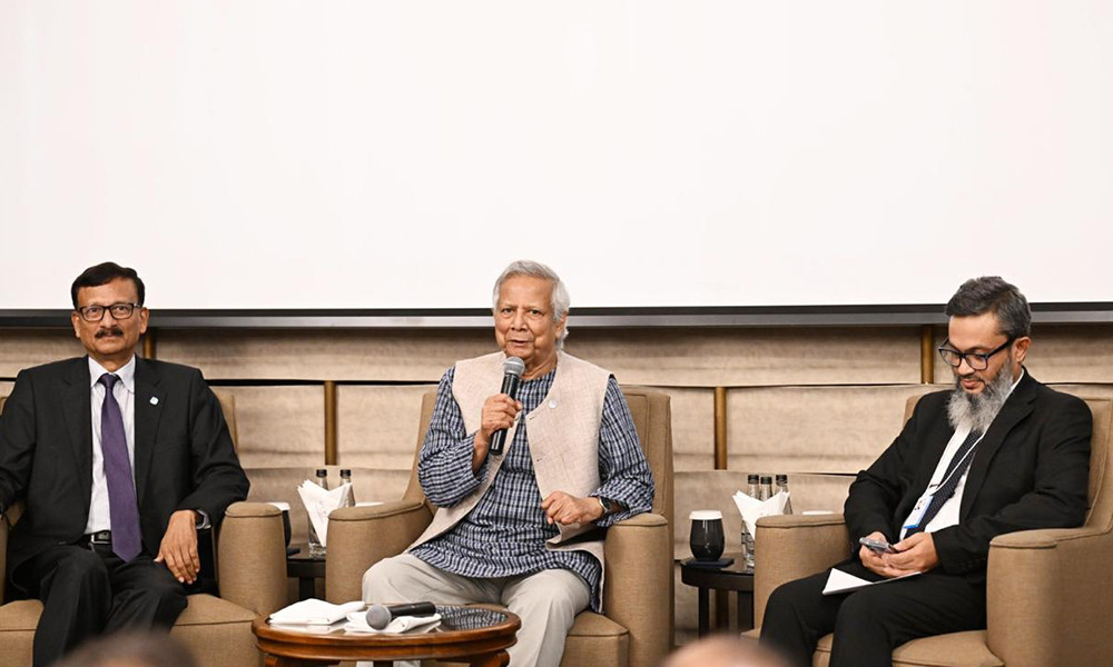 দুবাইয়ে প্রবাসী বাংলাদেশি কমিউনিটির বৈঠকে অংশ নেন প্রধান উপদেষ্টা