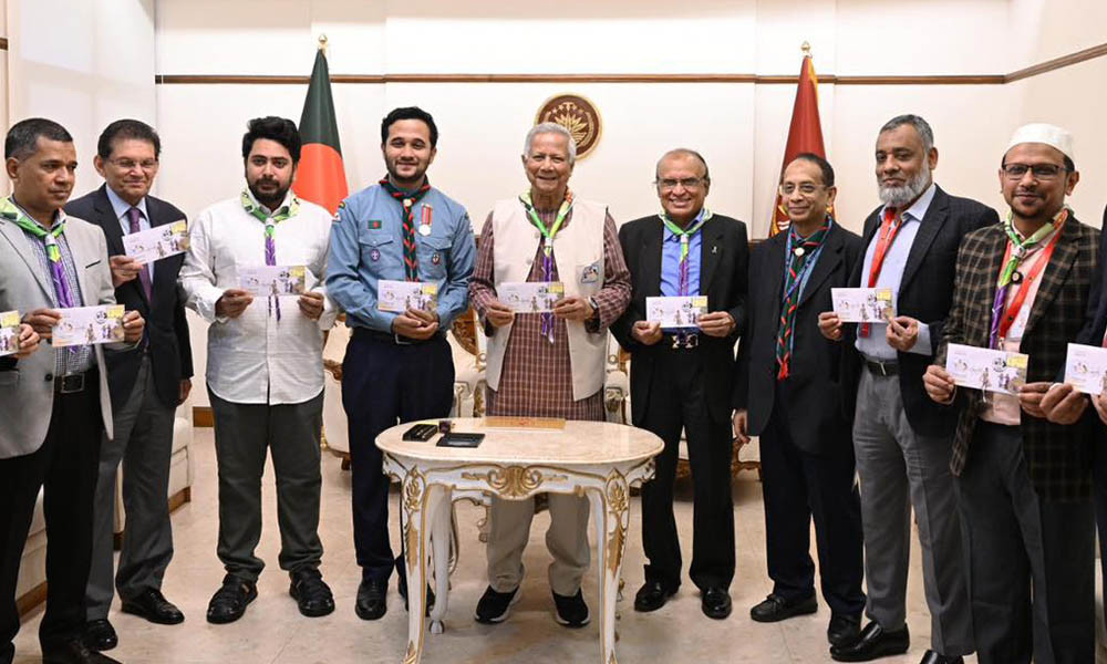 মাতৃভাষা দিবস উপলক্ষে ডাকটিকিট অবমুক্ত করলেন প্রধান উপদেষ্টা