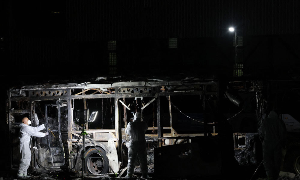 সন্দেহভাজন সন্ত্রাসী হামলায় ইসরায়েলে ৩ বাসে বিস্ফোরণ