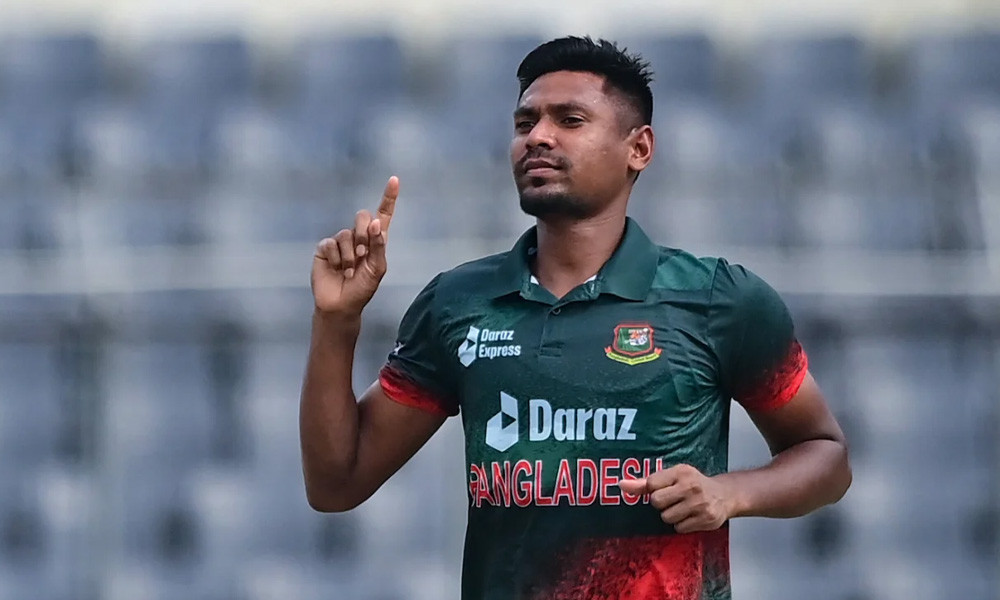 কনওয়েকে বোল্ড করে জুটি ভাঙলেন মুস্তাফিজ