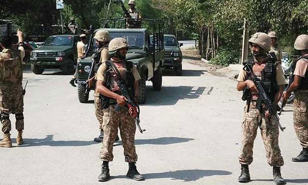 নিরাপত্তা বাহিনী ও সন্ত্রাসীদের মধ্যে তুমুল লড়াইয়ে পাকিস্তানে নিহত ১৩