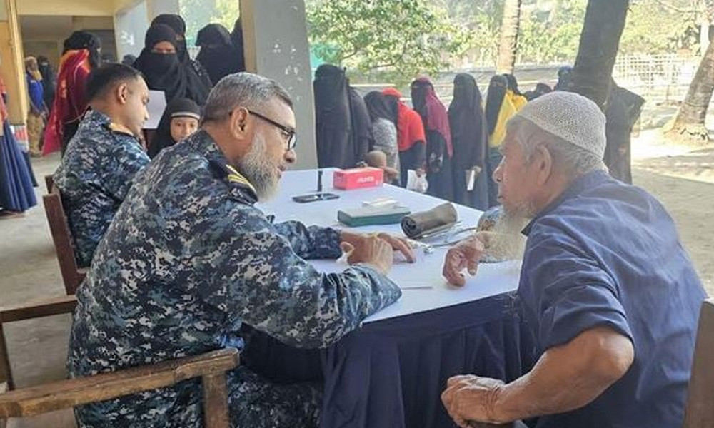 সেন্ট মার্টিন দ্বীপে বিনা মূল্যে চিকিৎসাসেবা প্রদান নৌবাহিনীর