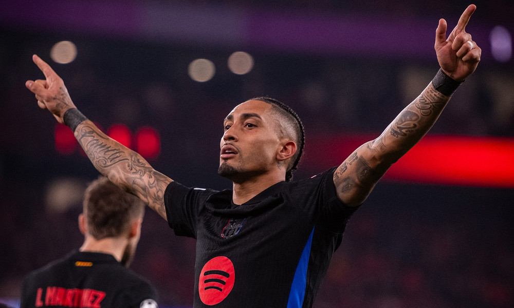 রাফিনিয়ার গোলে বেনফিকাকে হারাল ১০ জনের বার্সেলোনা