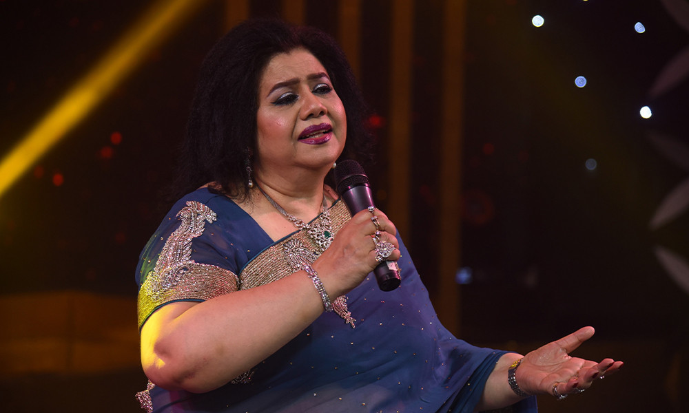 আনন্দমেলায় রুনা লায়লা