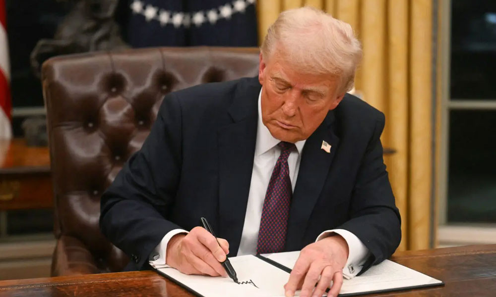 কানাডা-মেক্সিকোর পণ্যে ২৫ শতাংশ শুল্ক আরোপ বিলম্বিত করলেন ট্রাম্প