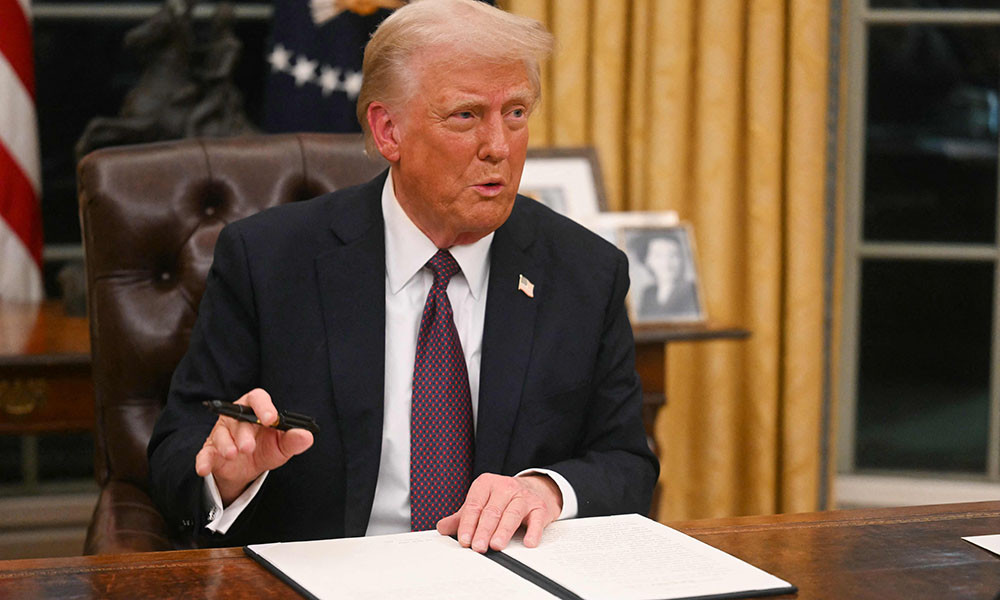 ৪৩ দেশের বিরুদ্ধে ভ্রমণ নিষেধাজ্ঞার পরিকল্পনা ট্রাম্পের