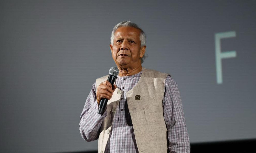 বিশ্বকে পরিবর্তনে আগে নিজ গ্রাম থেকে শুরু করতে হবে : প্রধান উপদেষ্টা