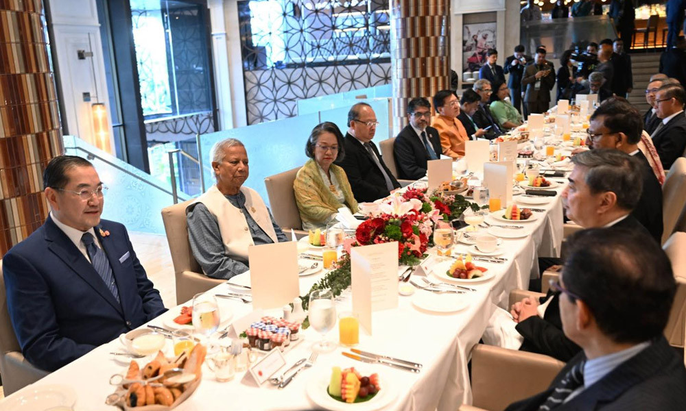 থাইল্যান্ডের বিশিষ্ট ব্যক্তিদের সঙ্গে প্রধান উপদেষ্টার বৈঠক